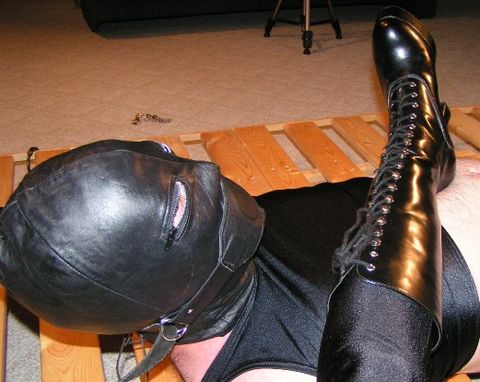 boot-worship-video