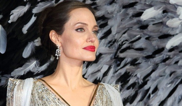 angelina jolie sesso estremo